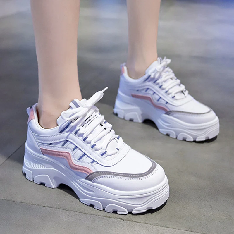 Новинка 2020 года Женская обувь на толстой мягкой подошве Модные белые кроссовки
