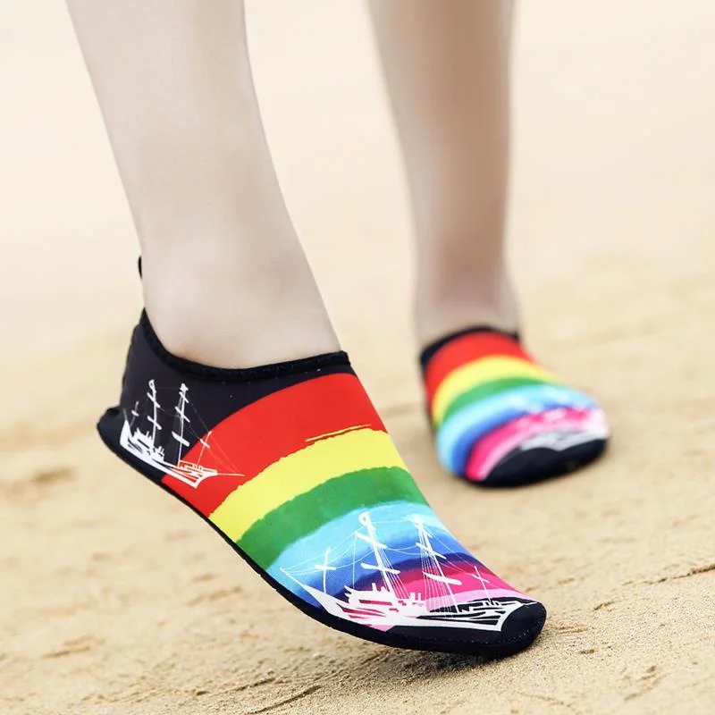 Rainbow Новинка; быстросохнущая водонепроницаемая обувь для мужчин и женщин; сезон лето; кожаные носки в полоску; для пляжа, бассейна, тренажерного зала; для плавания; тапочки; нескользящая обувь - Цвет: Rainbow