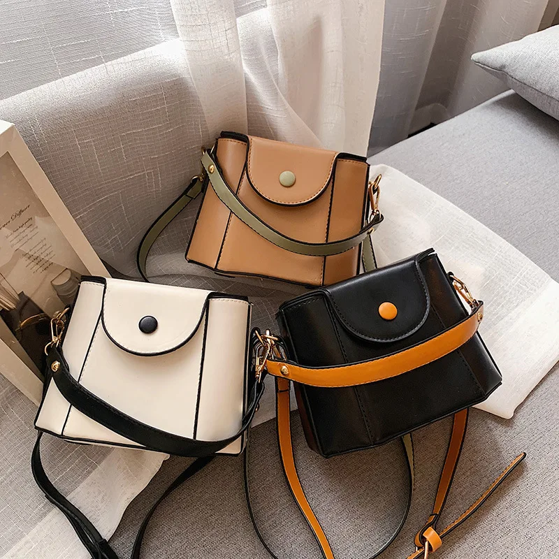 

Autumn Women's Bag New Type Large Bag Senior Single Shoulder Small Square Baogang Wind Lady Slanting Single Shoulder Bag