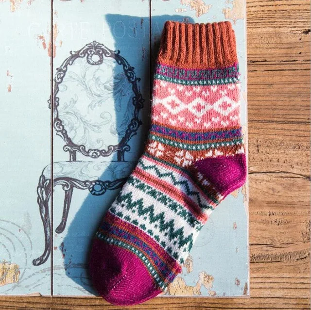 Новинка; сезон осень-зима; женские толстые теплые шерстяные носки в этническом стиле; теплые носки с высоким голенищем; мягкие шерстяные носки с кроликом и геометрическим узором - Цвет: rust red