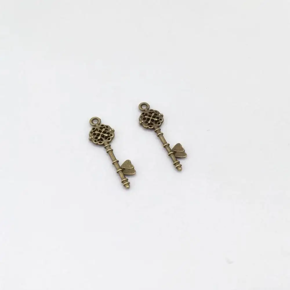

wholesale vintage 30 pcs alloy key charms fit Diy Fashion Accessories Pendants Charms for Jewelry Making