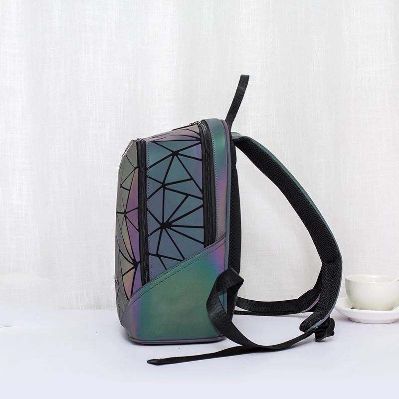 Online DIOMO de moda luminosa Irregular triángulo lentejuelas mochila para mujeres moda mochila femenina Backbag coreano