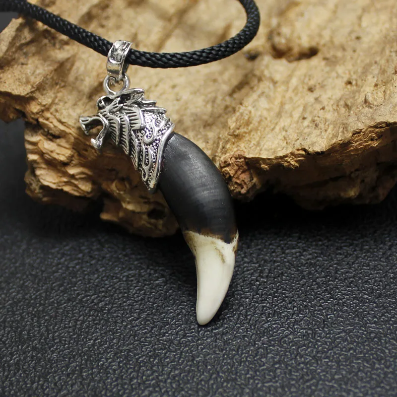 Wolf Tooth Necklace Man Brave Real Tooth Pendant Punk Rock Wild Accessories Classic Jewelry fang tooth necklace stainless steel pendant necklace