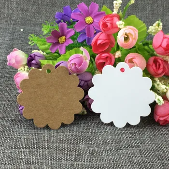 

200 Pcs/lot 6x6cm flower shape Paper Crafts White/brown Paper Gift Flower Cards Tags for Wedding Decoration DIY Card