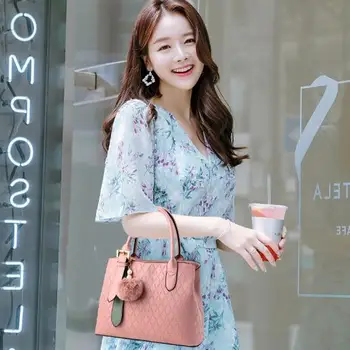 

2019 New Single Shoulder Oblique Spin Fashion Hundred PU Large Capacity Women's PackAAA245