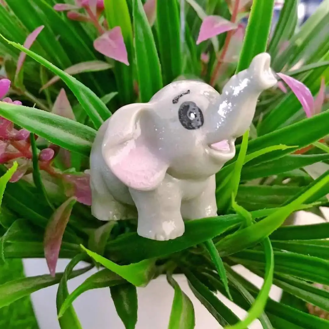 Resin Craft Flower Pot  Micro Landscape Decoration Miniature Multicolor Signpost Horse Cow Deer Lion Elephant Decor 1Piece