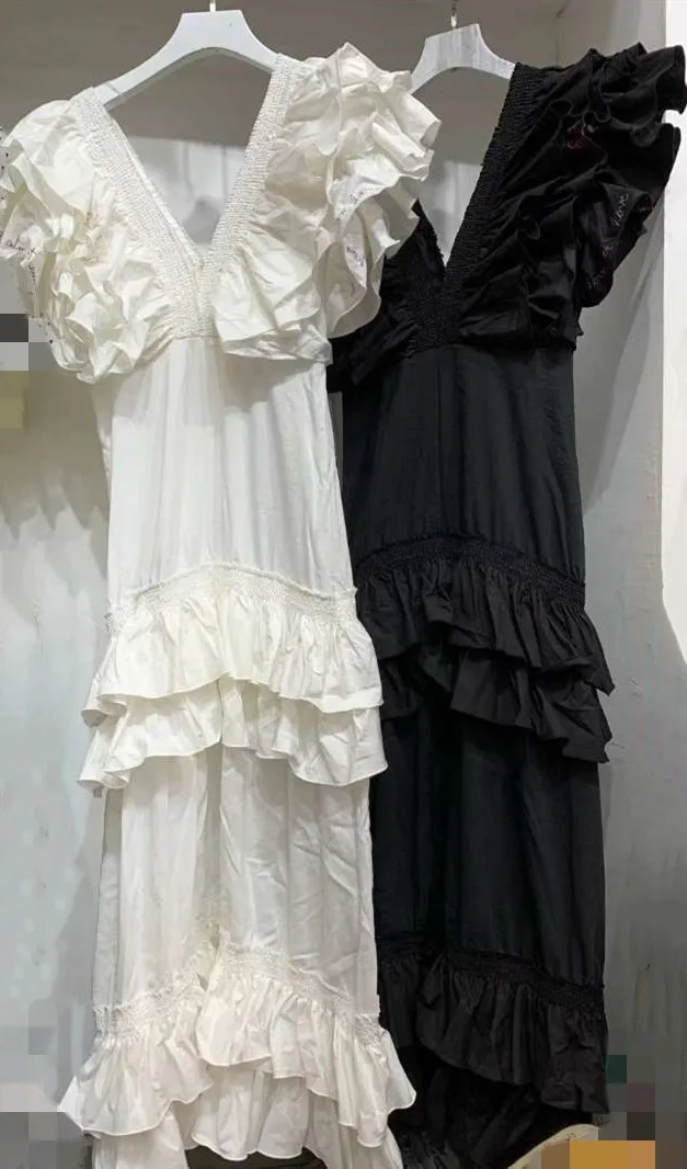 12696911605_985203648