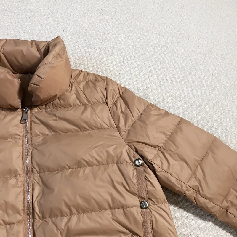 Новинка зимы Стиль короткий пуховик Для женщин Slim Fit-Стиль со стоячим воротником 90 белая утка вниз Повседневное модное пальто