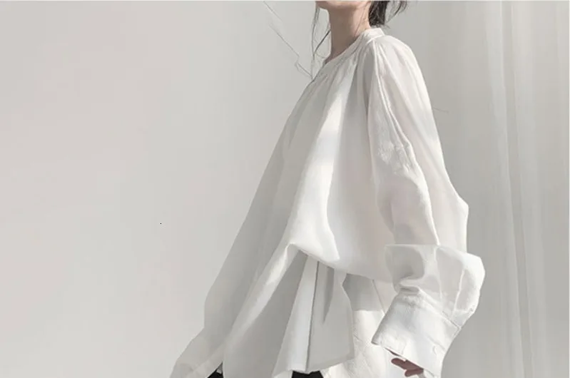 [EAM] Women Pleated White Big Size Blouse New Stand Collar Long Sleeve Loose Fit Shirt Fashion Tide Spring Autumn 19A-a636