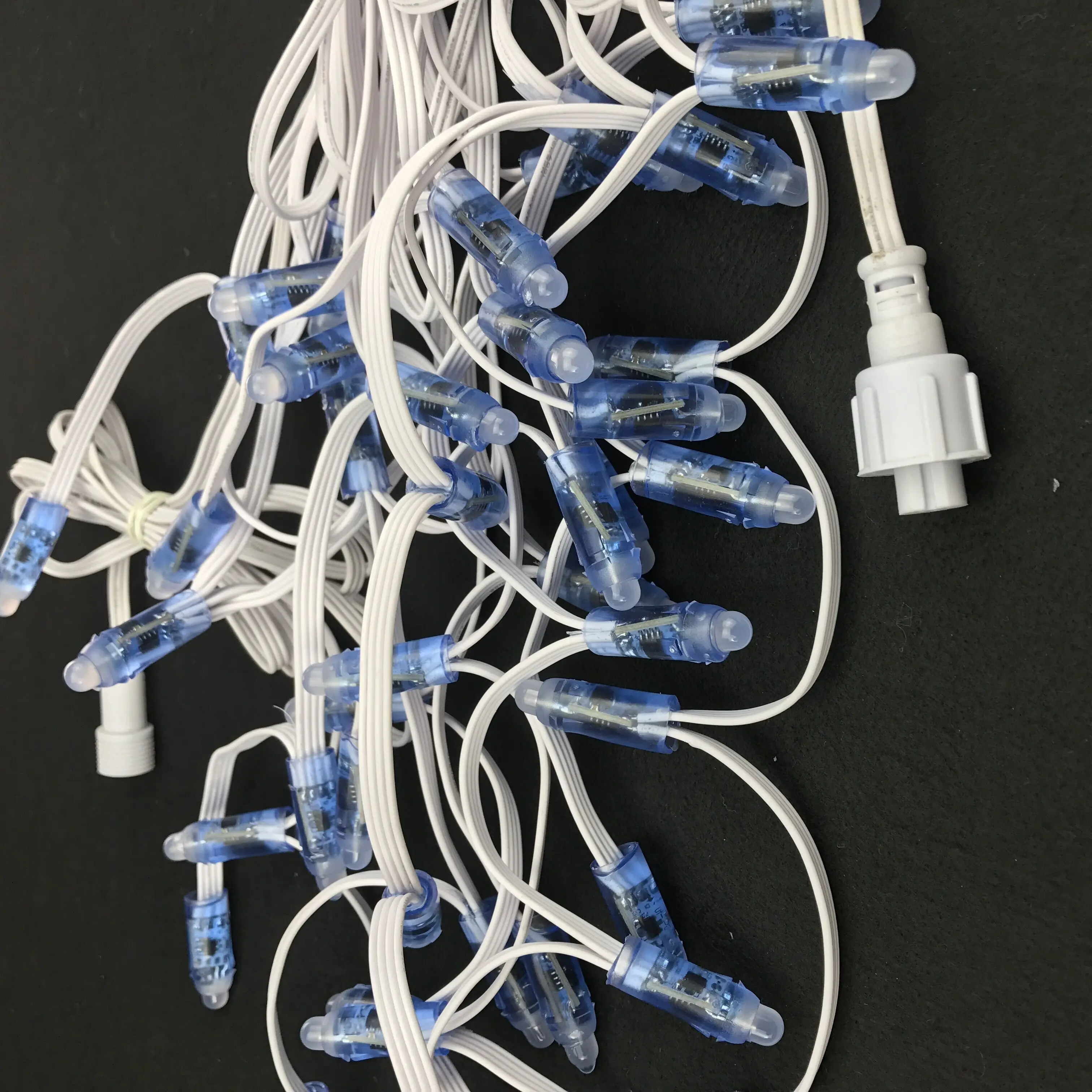 Индивидуально СВЕТОДИОДНЫЙ полноцветный Icicles string; DC12V WS2811 Светодиодный; все белый провод; IP68; 60 узлов/комплект; с 2 м xсоединительным хвостом