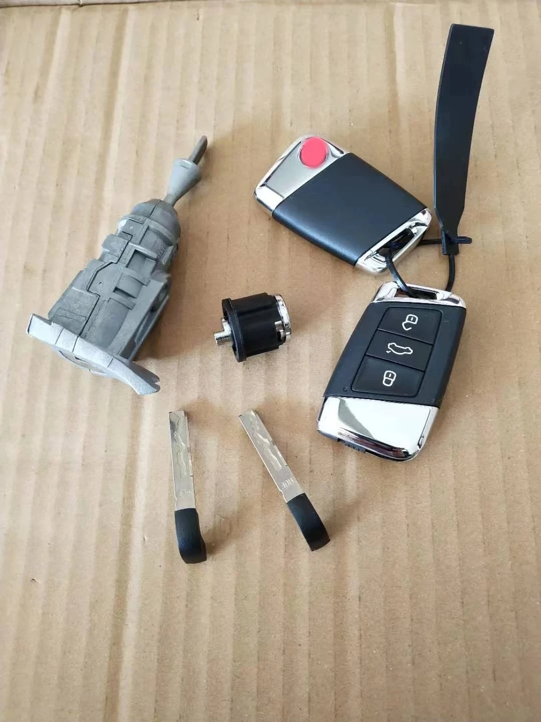 

Full Lok For Volkswagen B8 CC Passat full car lock cylinder 9 teeth 10 teeth door lock cylinder remote control key