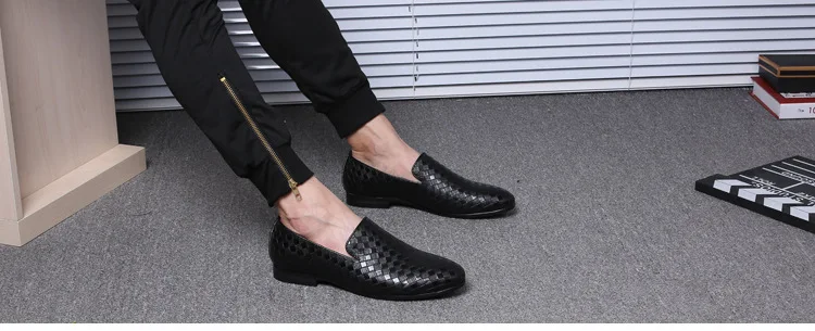 Новые кожаные Повседневное Для мужчин обувь удобные Для мужчин обувь CHUQING брендовая Корейская версия тренд Кожаные плетеные туфли