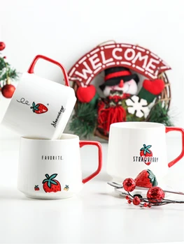 

Cute Snow White Ceramic Creative Strawberry Mug Nordic Minimalist Coffee Hand Painted Mugs Personalized Tea Coffee Cups II50MKB
