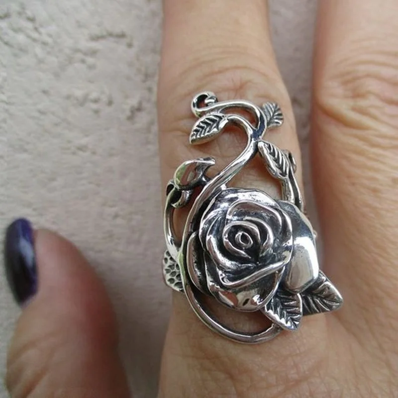 Finger ring Vintage Black Rose temperament rattan ring