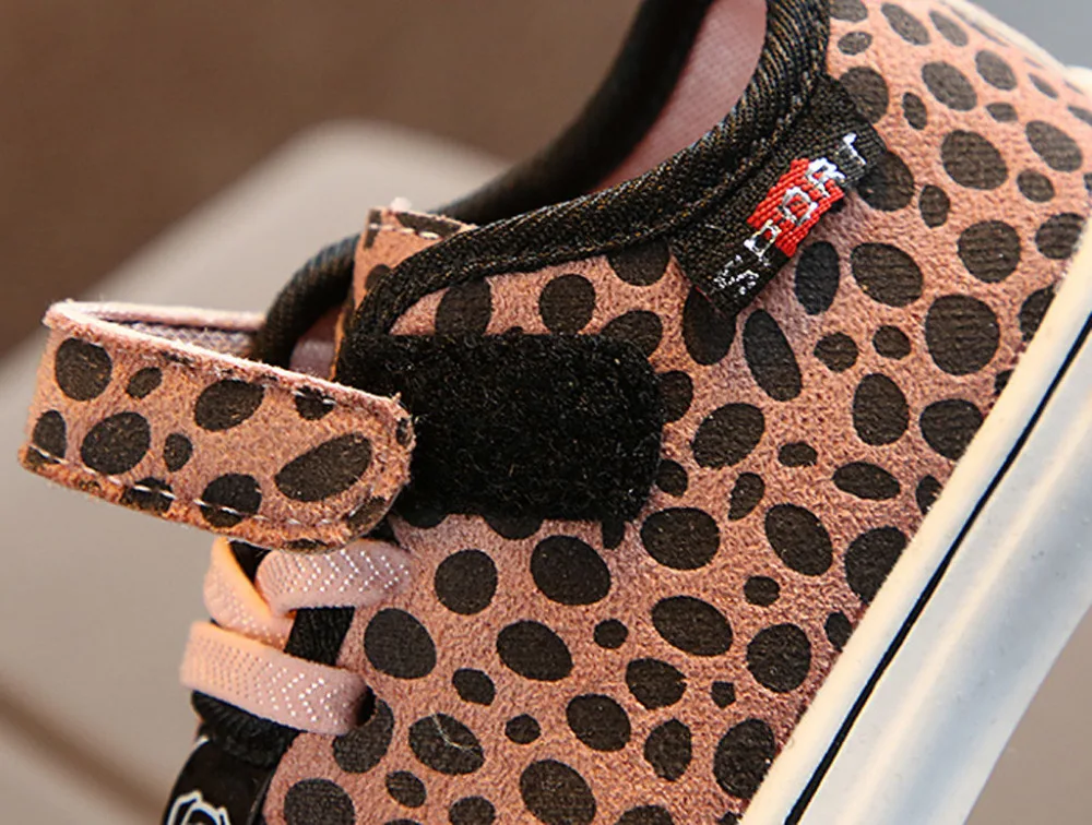 Детские кроссовки с леопардовым принтом для маленьких мальчиков; мягкая Нескользящая спортивная обувь для девочек; кроссовки; на платформе