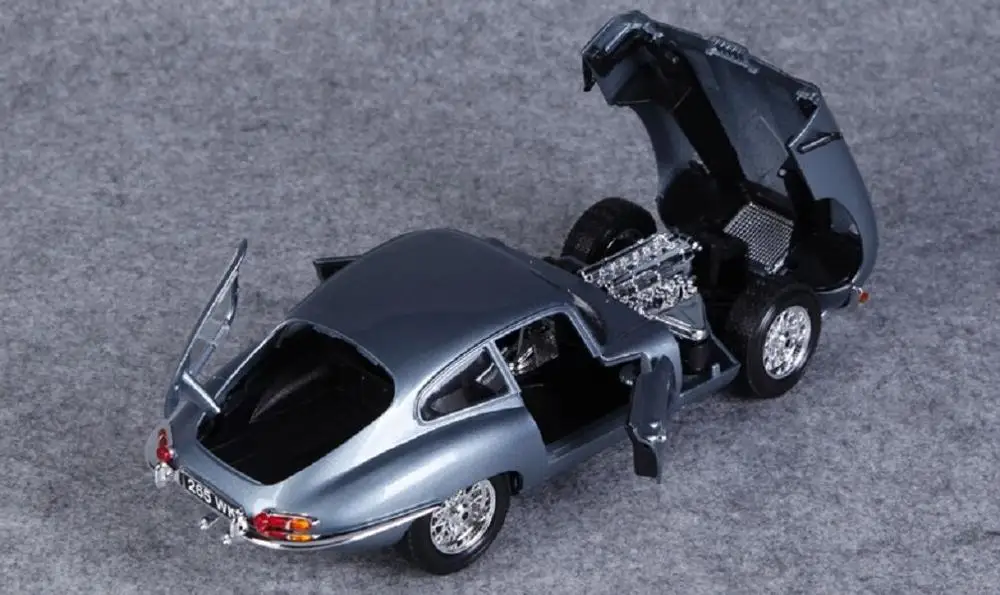 Bburago 1:18 Jaguar E Тип e-type Coupe литая под давлением модель спортивный гоночный автомобиль игрушечный автомобиль в коробке