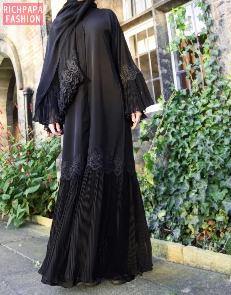 Pleated abaya with lace Clearance