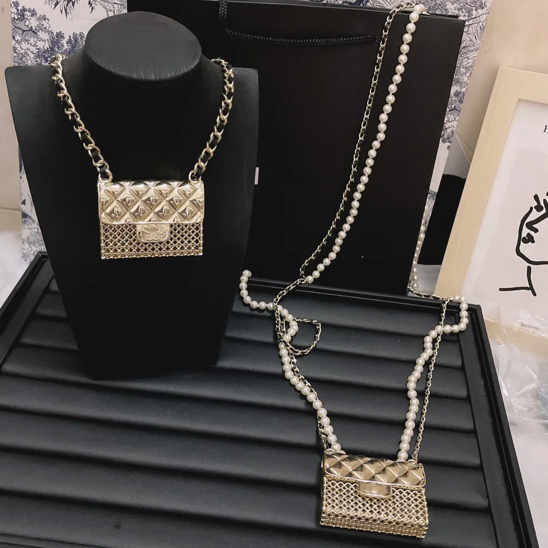 PROD 1005003147982742 2021 New Trend Famous Brand Vintage Luxury
Jewelry Necklaces For Women Europe Copper Leather Sweater Chain Bags
Design C Stamp
