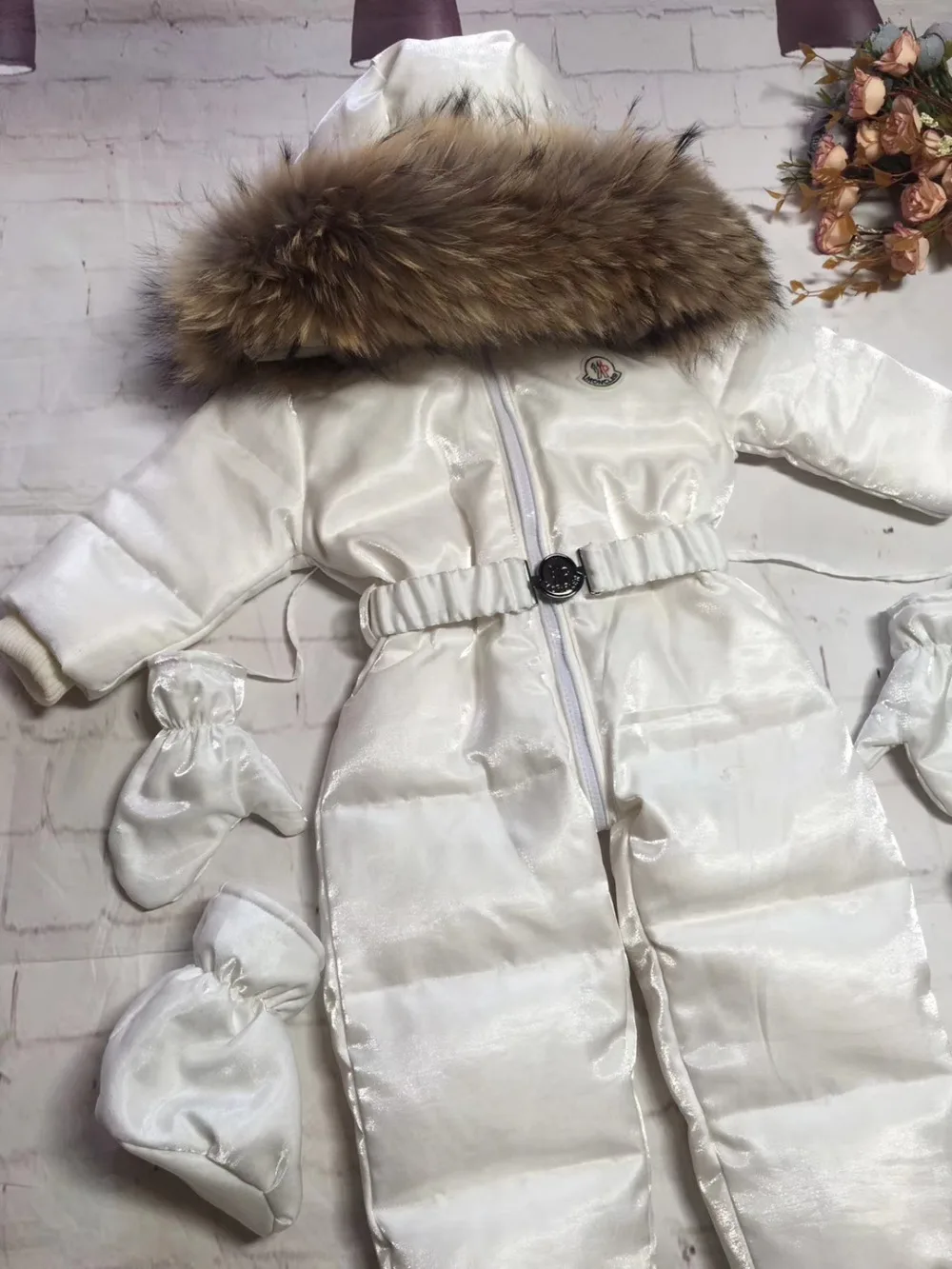 Зимнее пуховое пальто для маленьких девочек одежда для малышей Верхняя одежда с принтом детский зимний комбинезон с меховым капюшоном Детский комбинезон