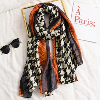 

New 2019 Women Scarf Bandana Leopard Print Cotton Winter Scarves For Lady Shawls And Wraps Pashmina Warm Long Size Stoles Hijab