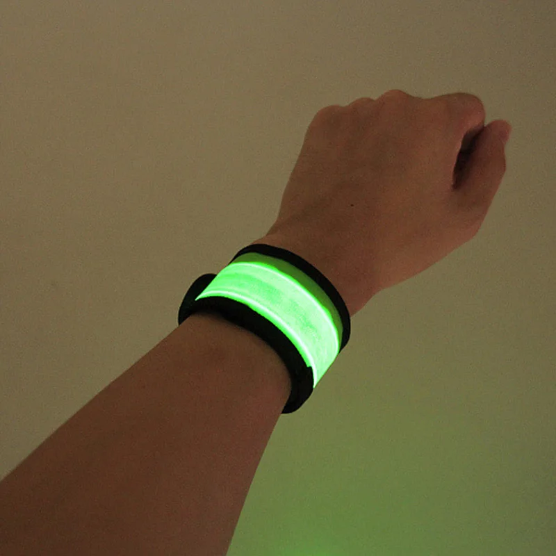 LED Light Strap Bracelets Wristband Outdoor Luminous Running Wrist Strap for Night Sports Running Riding Glow Safety Lamp XR-Hot - Цвет: Зеленый