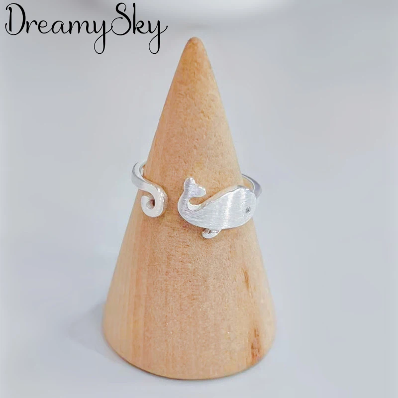 Женское кольцо в античном стиле DreamySky большое серебряного цвета с рыбьим Китом