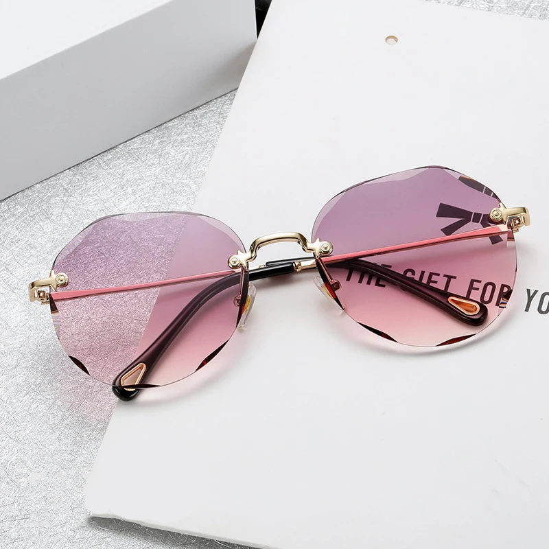 

TOYEARN 2019 New Fashion Brand Designer Vintage Rimless Pilot Sunglasses Women Clear Lens Gradient Sun Glasses for Female UV400