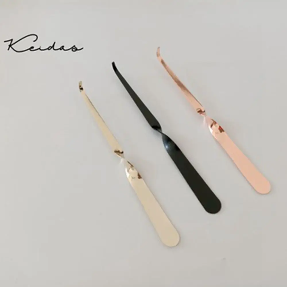 Brand New Elegant  Carved Patterns Stainless Steel Hook Put Out Extinguish Wick Dipper Candle Snuffer Tool For Scented Candles