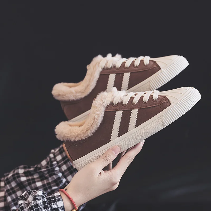 Женская зимняя обувь в классическом стиле; теплые удобные кроссовки с меховой подкладкой; зимняя обувь для девочек на шнуровке с коротким плюшем; размер 40; 8J53