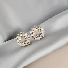 Korea New Design Fashion Jewelry Upscale Elegant Openwork Garland Earrings Zircon Pearl Earrings for women gift