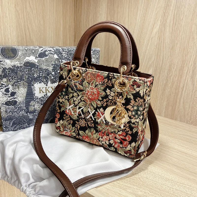 

Luxury Copy Handags and Purses Designer Shoulder Bags for Women Leather Daisy Bag Female Fashion Embossed Cross Body Little Bag