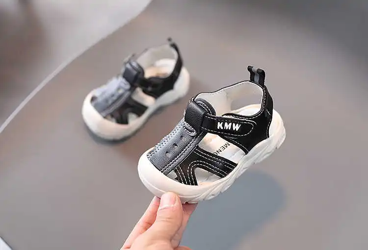 Summer male baby sandals 0 Baotou soft-soled toddler shoes 1 to 3 years old children's little girls sandals extra wide children's shoes