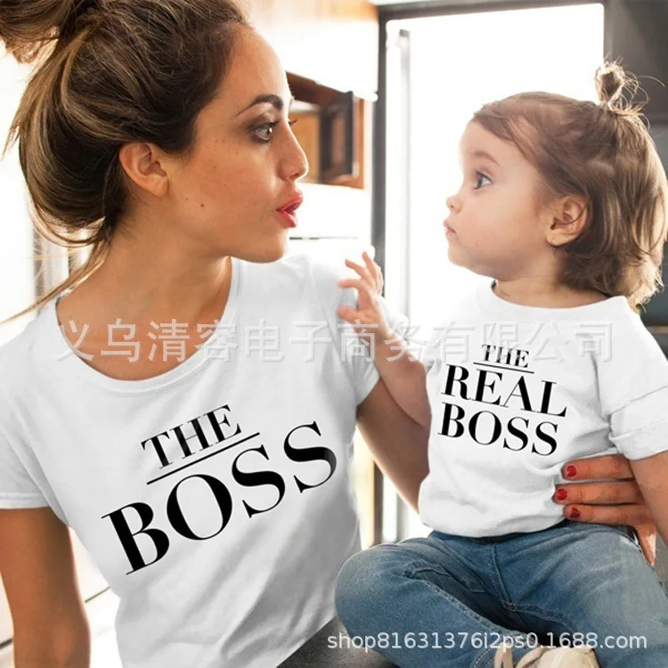 Рубашки «Мама и мини я»; одинаковые рубашки для семьи с надписью «Boss», «Мама, дочь, сын»; рубашки с Минни и Микки для семьи; летняя одежда