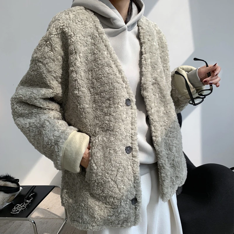 Winter women\'s casual solid color V-neck long-sleeved loose lamb wool coat