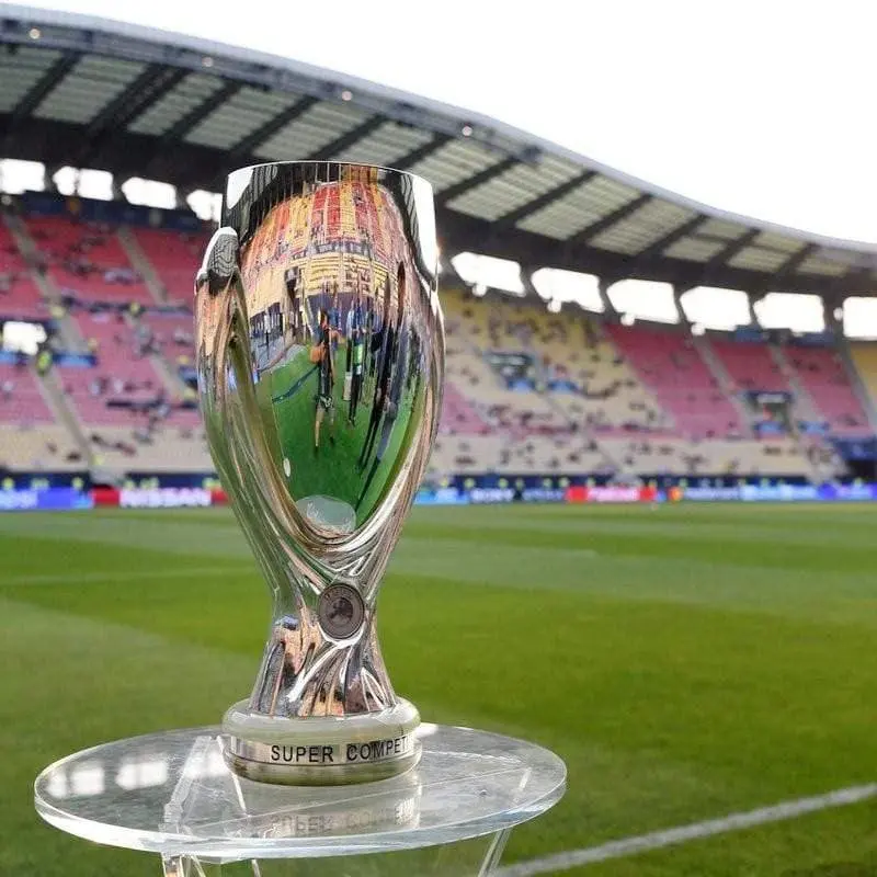 Суперкубок уефа варшава. Суперкубок уефа фон. Суперкубок уефа 2022. Суперкубок уефа эмблема. Суперкубок уефа варшава.