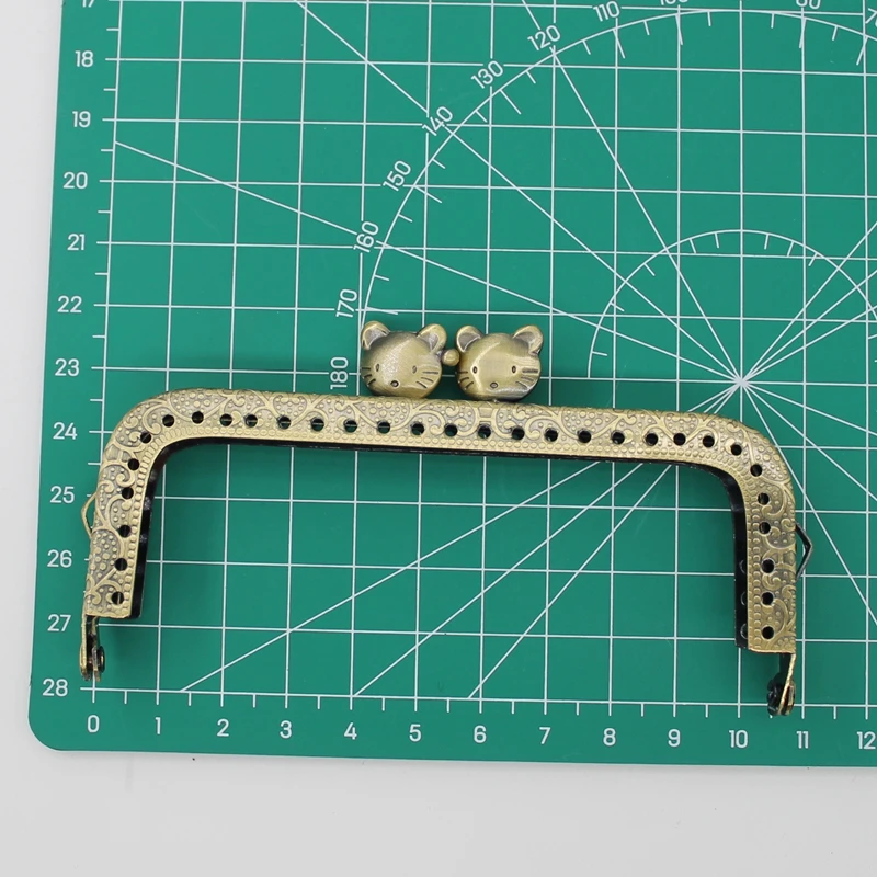 10pcs 8.5CM 10.5CM 12.5CM Cat Metal Purse Frame Handle for Clutch Bag Handbag Accessories Making Kiss Clasp Lock Bronze Bags