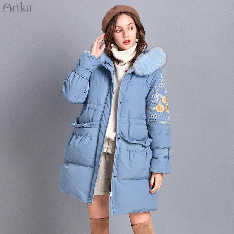 ARTKA зимнее Новое Женское пальто с цветочной вышивкой, 90% белый утиный пух, воротник из лисьего меха с капюшоном, толстые теплые длинные пуховики ZK10790D