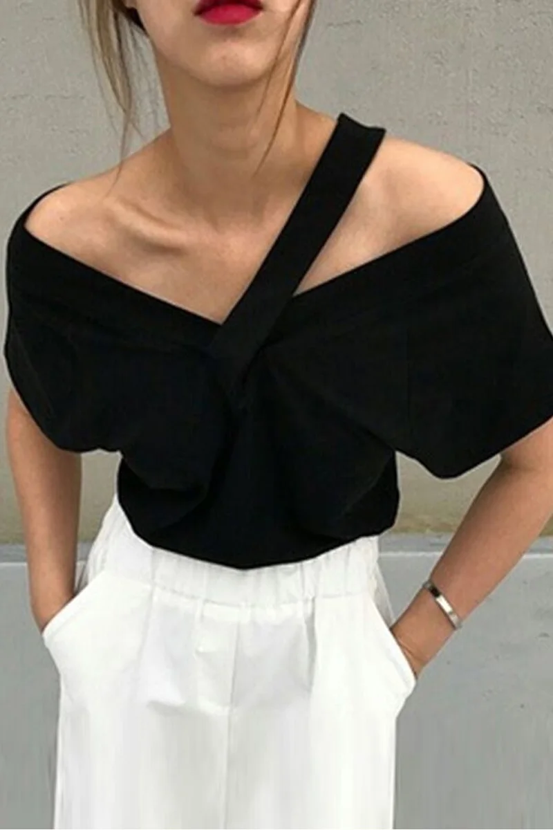 

summer black V-neck sling short-sleeved T-shirt women's new Korean splice sexy fashion T-shirt wild white large size Tees