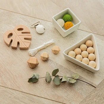 

1set Wooden Beads Set Baby Teether Wooden Animal Rodent DIY Pacifier Dummy Clips Wooden Baby Gym Montessori Newborn Goods Gifts
