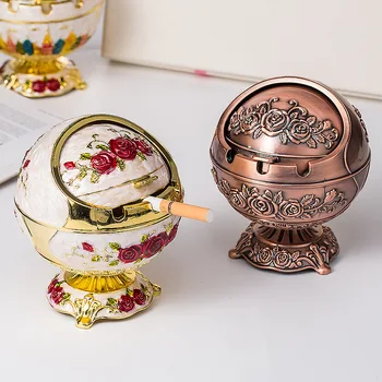 

Vintage Windproof Ashtray with Lid for Cigarette Metal Portable Outdoor Cigar Ashtray Hand Stamped Pattern Smoking Accessories