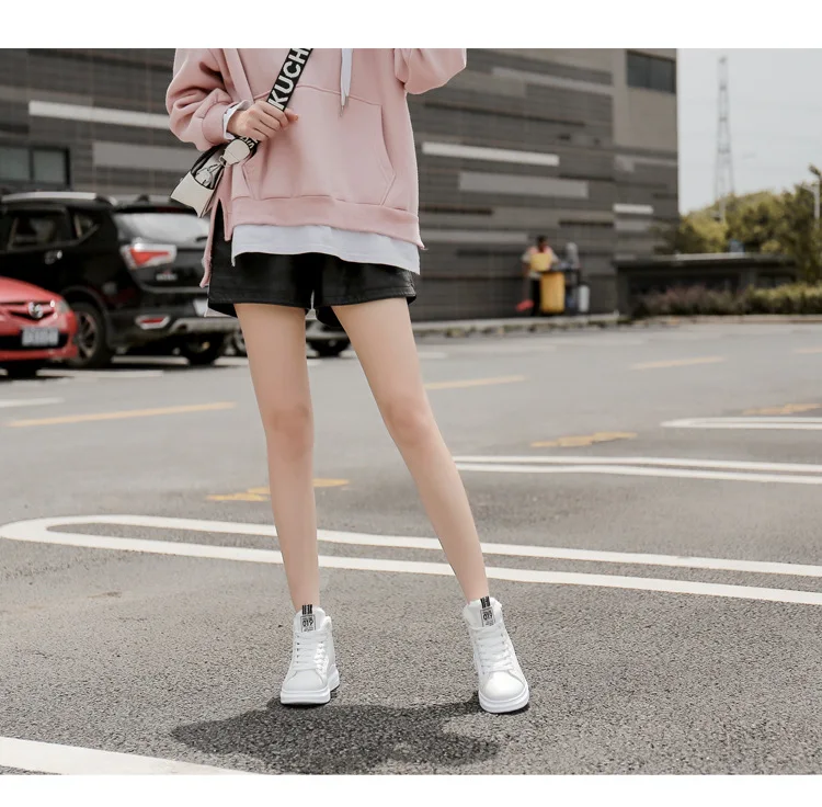 12063636667_1827748962