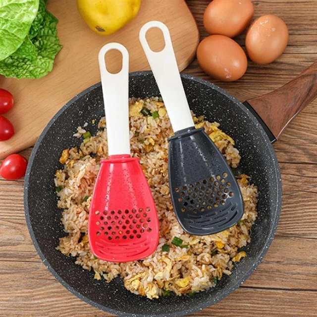 passoire cuisine accesoire cuisine ecumoir cuisine chinois passoire Passoire  multifonctionnelle résistante à la chaleur, trou de suspension innovant,  presse à pommes de terre et ail, cuillère, outils de cuisine - AliExpress