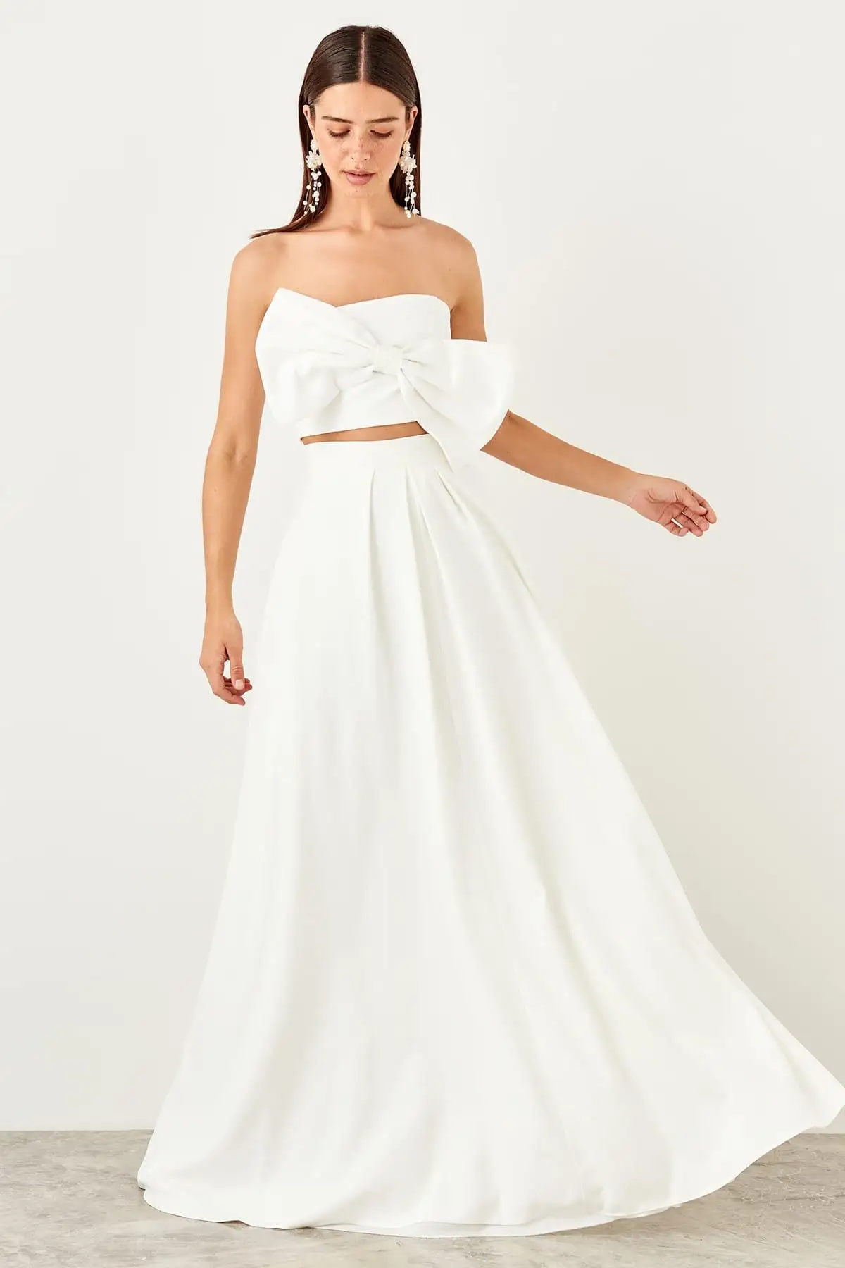 

Trendyol Raw White High Waist Skirt TPRSS19FZ0360