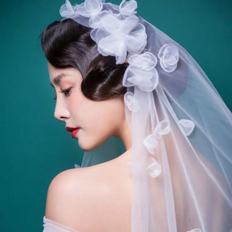 1.5x2M One-Layer Women Tulle Fingertip Short Wedding Veil Handmade 3D Butterfly Flower Petals Geometric Thin Sheer Bridal Veil