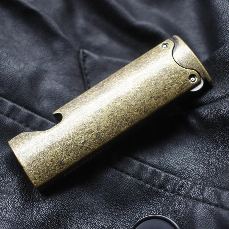 Новинка зажигалка в стиле ретро с фонариком металлическая кремниевым