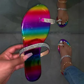 

Rhinestone Slippers 2020 Women Fashion Wild Beach Flip Flop Bright Diamond Flat Bottom Outdoor Wild Student Sandals