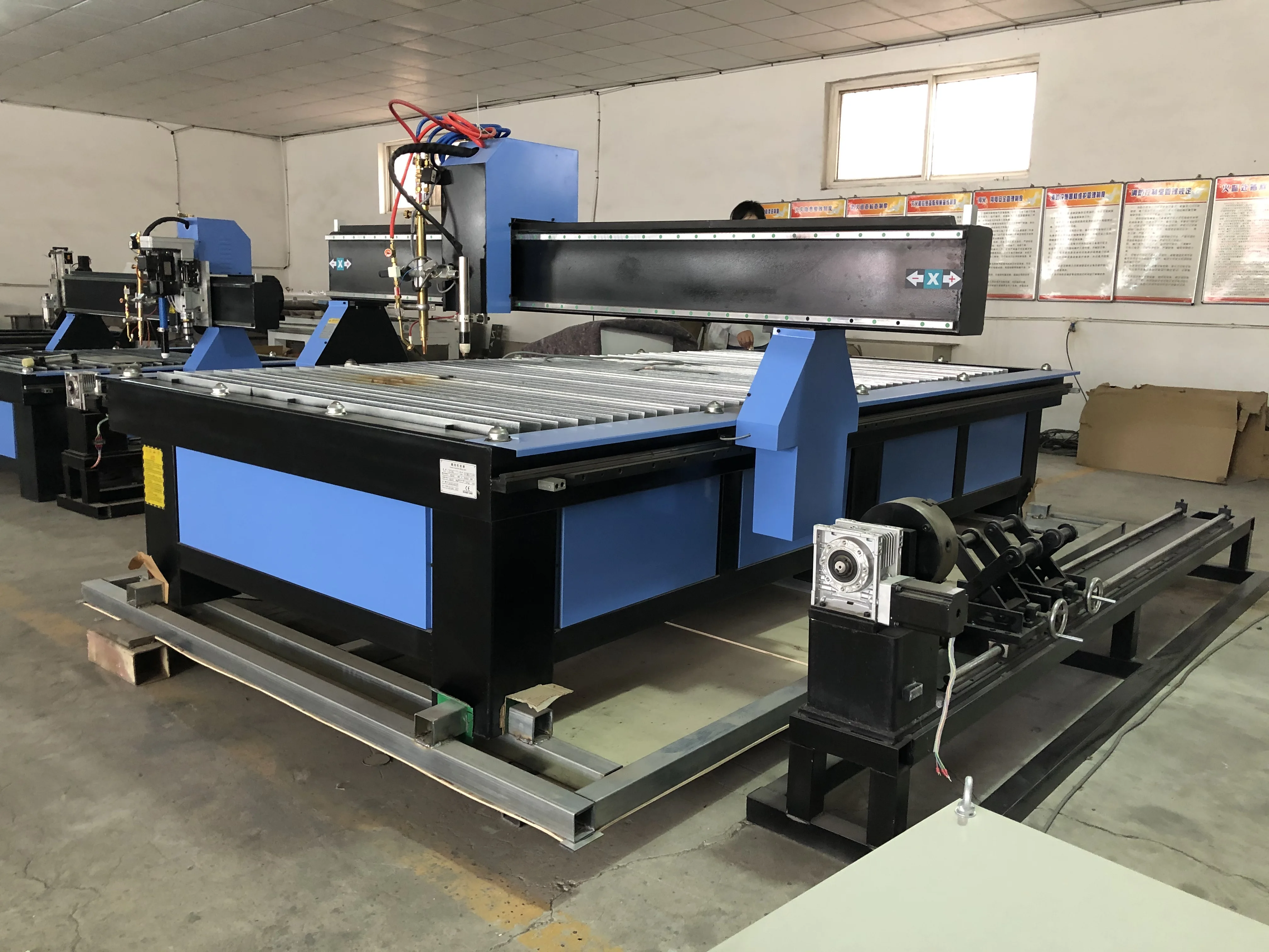 China ROBOTEC 1300*2500mm plasma cutter table / plasma metal cutting