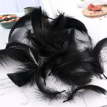100 шт натуральные перья 4-8 см 1-2 дюйма маленькие плавающие гусиные перья цветные перья, пух для украшения - Цвет: black 100pcs