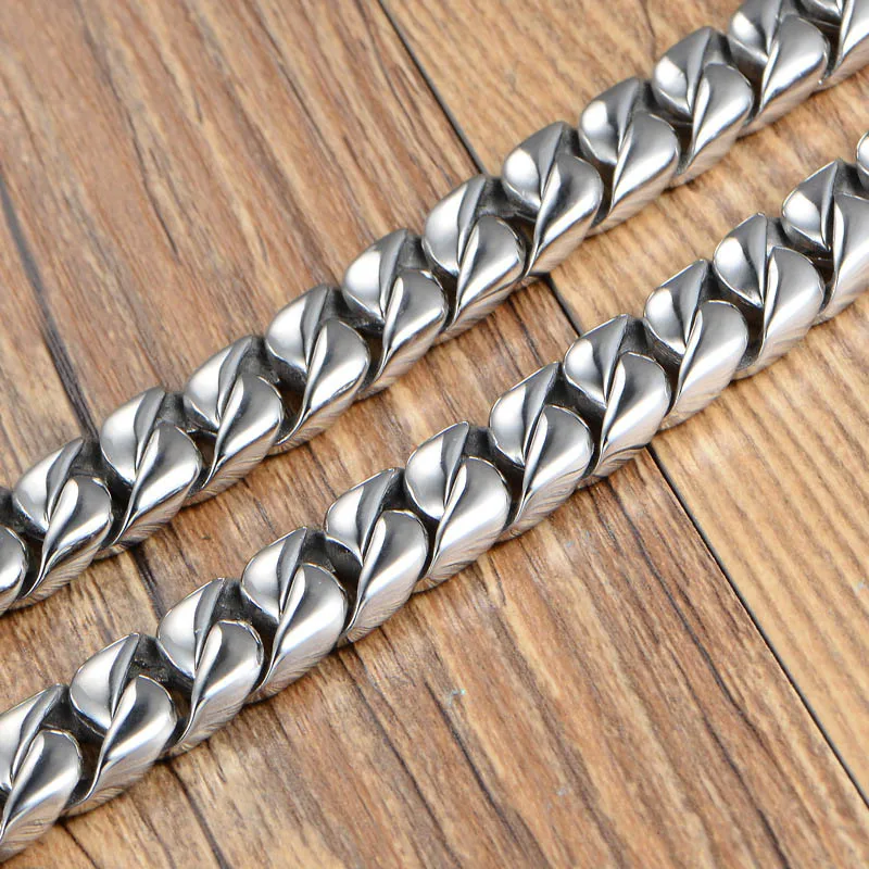 4201797189_898732950