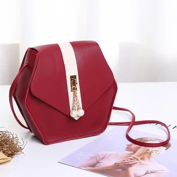 

Korean version of the bag type lock buckle ornament small square bag 2020 summer and autumn new product Messenger shoulder bag